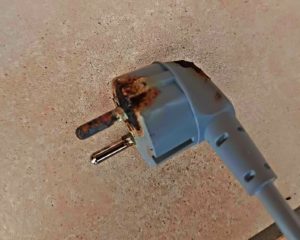 Stecker verschmort